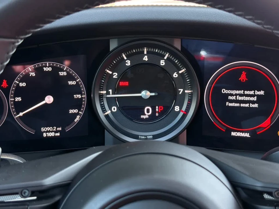 2023 Porsche 992 Carrera 4S - Image 27 of 31