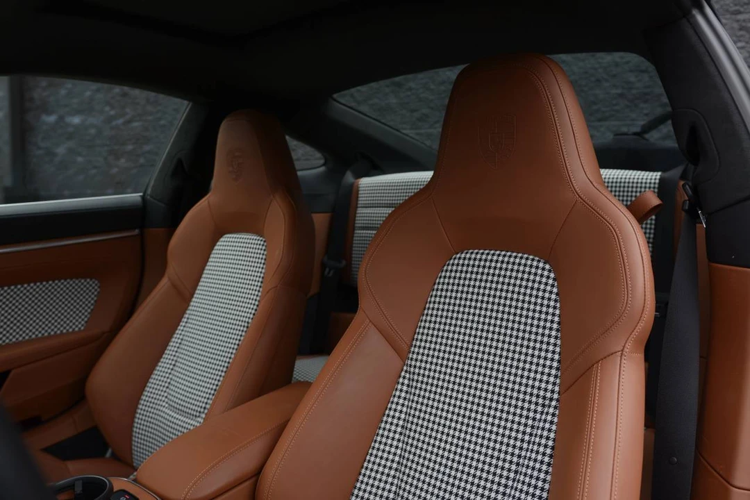 2023 Porsche 992 Carrera 4S - Image 5 of 5