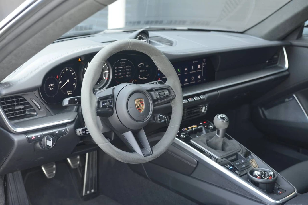2023 Porsche 992 Carrera 4S - Image 4 of 5