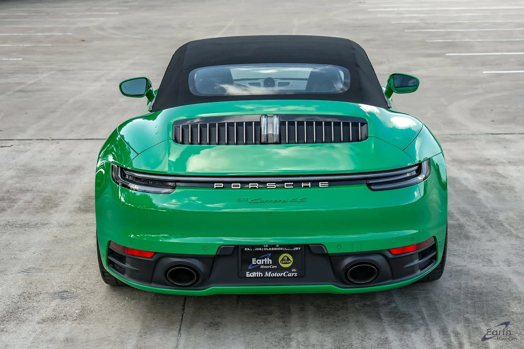 2023 Porsche 992 Carrera 4S - Image 13 of 31