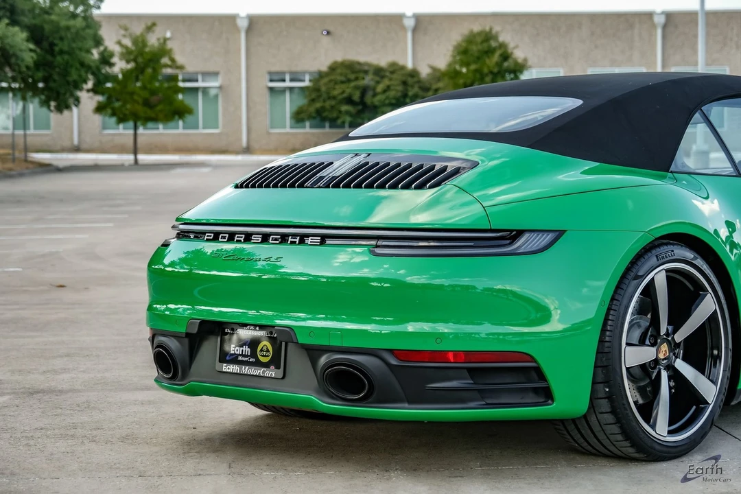 2023 Porsche 992 Carrera 4S - Image 17 of 31