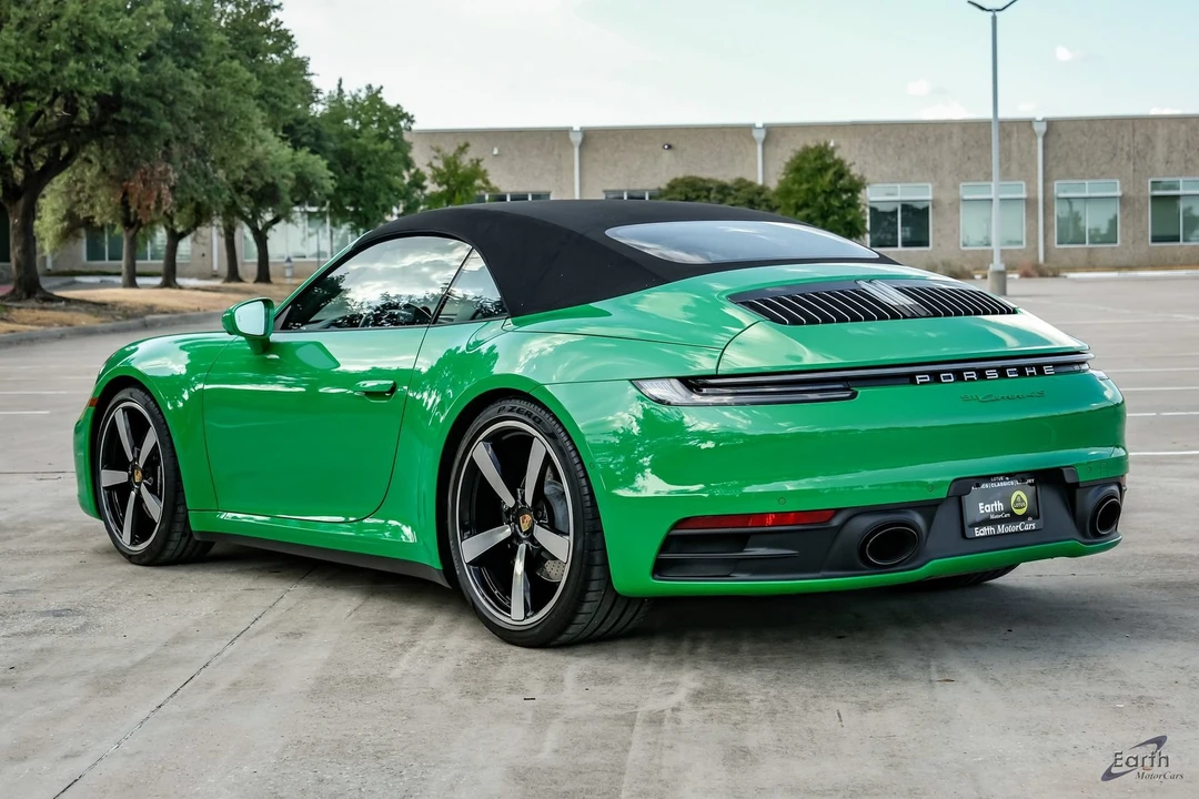 2023 Porsche 992 Carrera 4S - Image 11 of 31