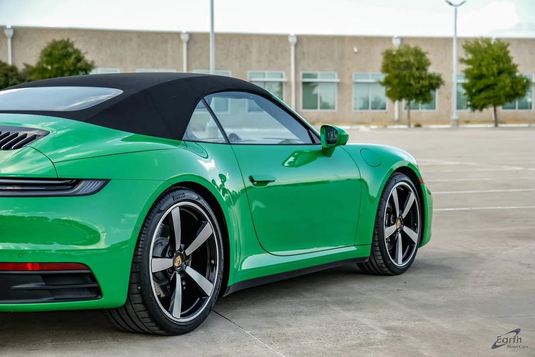 2023 Porsche 992 Carrera 4S - Image 18 of 31