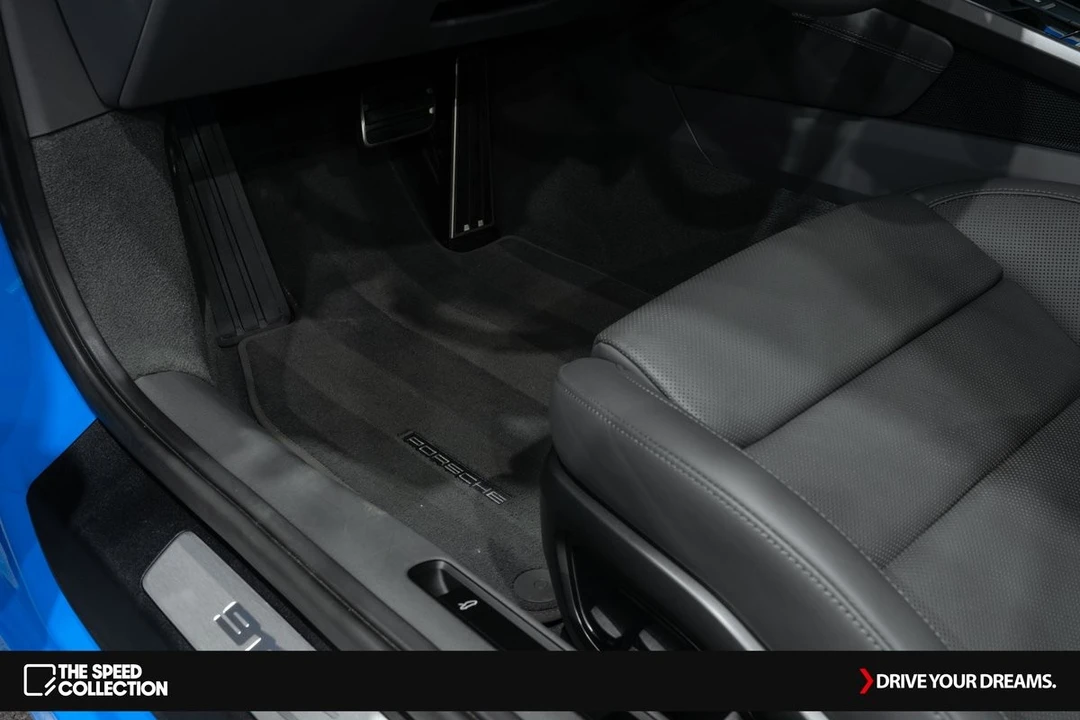 2023 Porsche 992 Carrera 4S - Image 16 of 21