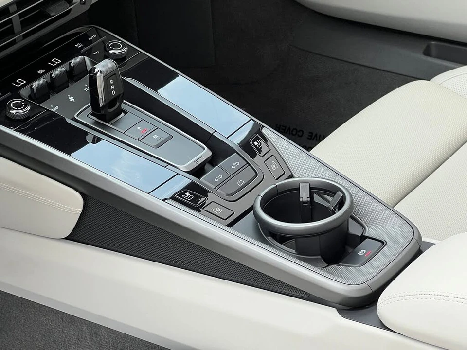 2023 Porsche 992 Carrera - Image 26 of 31