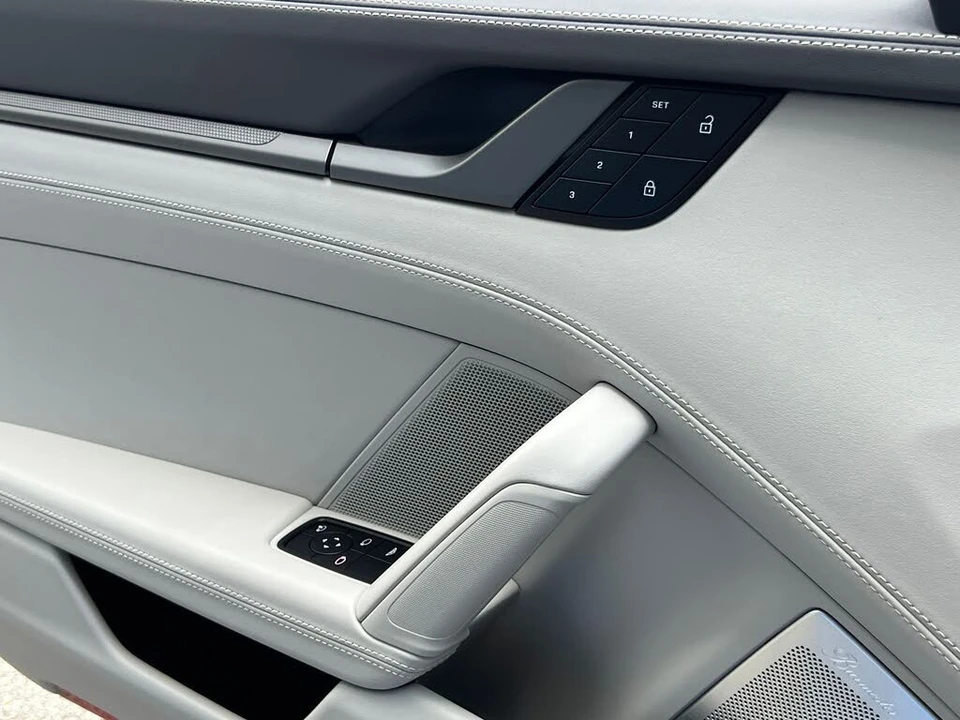 2023 Porsche 992 Carrera - Image 30 of 31