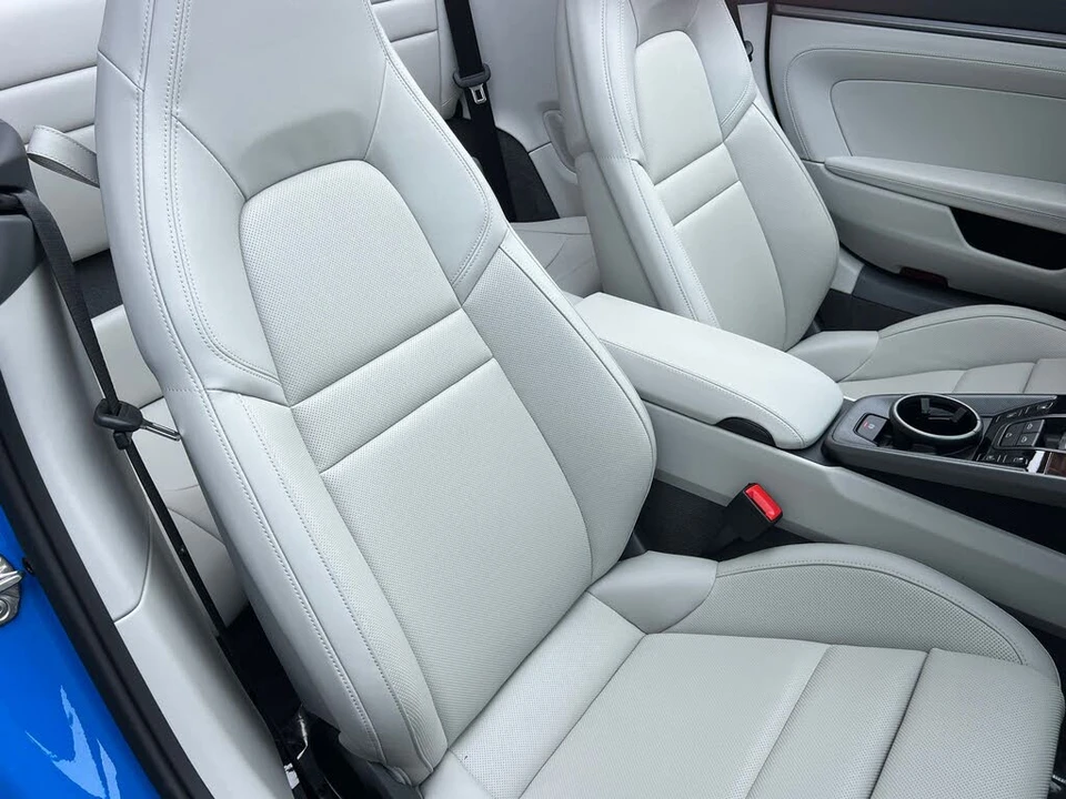 2023 Porsche 992 Carrera - Image 17 of 31