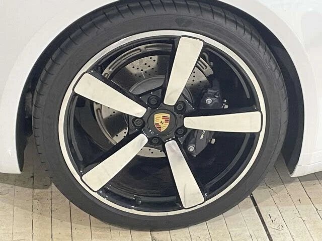 2023 Porsche 992 Carrera - Image 13 of 31