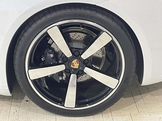 2023 Porsche 992 Carrera - Image 12 of 31