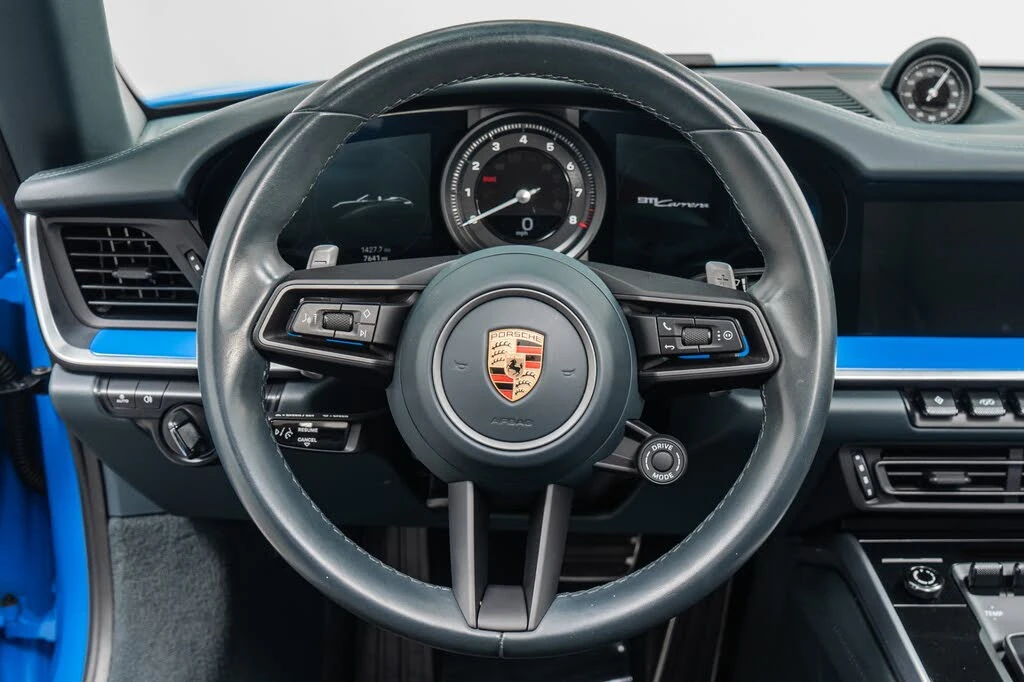 2023 Porsche 992 Carrera - Image 14 of 31