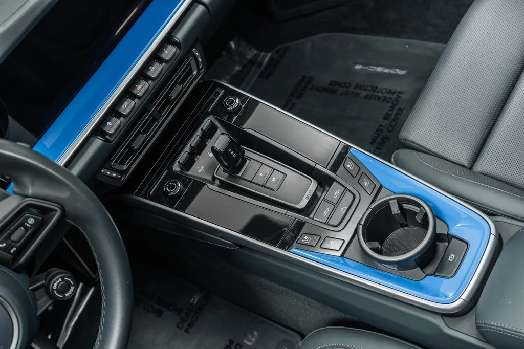 2023 Porsche 992 Carrera - Image 28 of 31