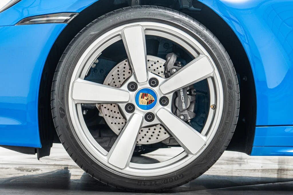 2023 Porsche 992 Carrera - Image 10 of 31