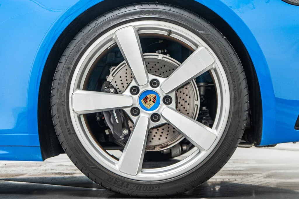 2023 Porsche 992 Carrera - Image 11 of 31
