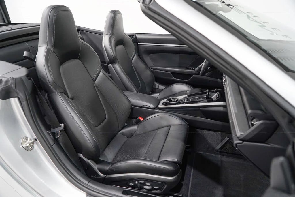 2023 Porsche 992 Carrera - Image 17 of 31