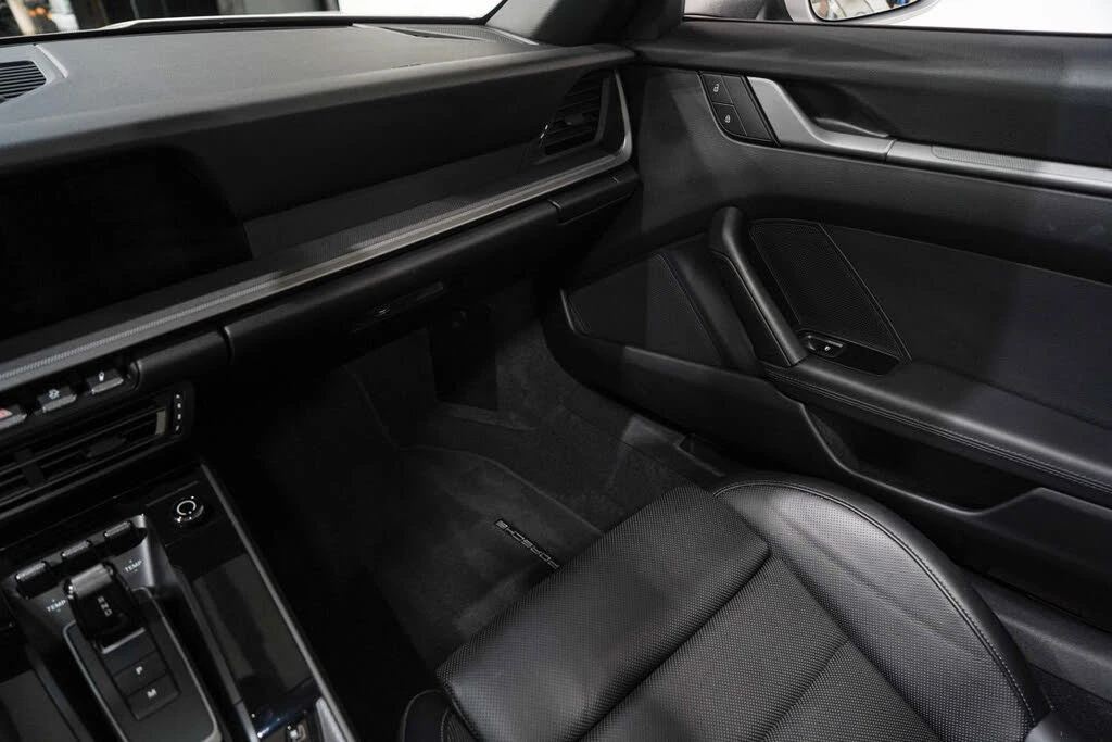 2023 Porsche 992 Carrera - Image 14 of 31