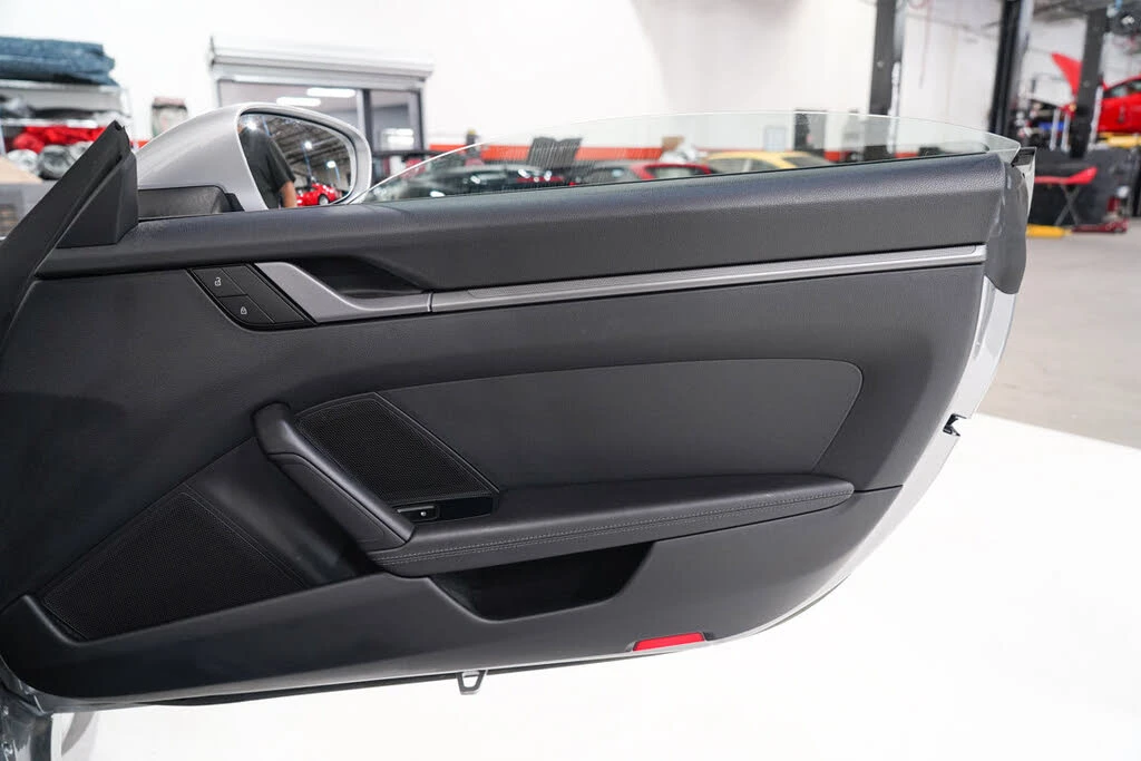 2023 Porsche 992 Carrera - Image 19 of 31