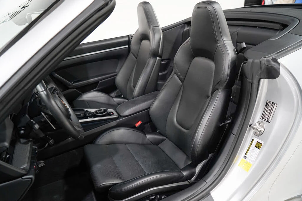 2023 Porsche 992 Carrera - Image 10 of 31