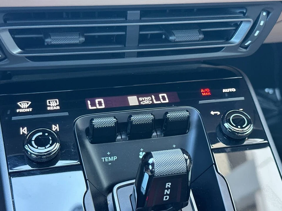 2023 Porsche 992 Carrera - Image 20 of 28