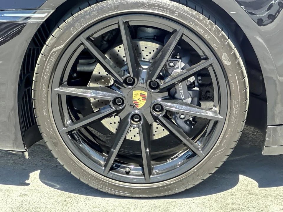 2023 Porsche 992 Carrera - Image 25 of 28