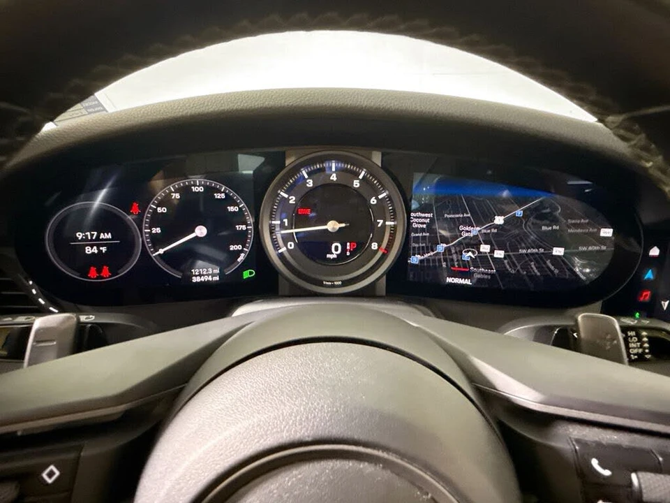 2023 Porsche 992 Carrera - Image 13 of 28