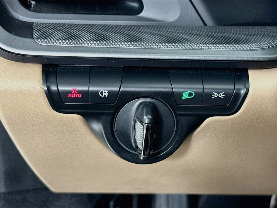 2023 Porsche 992 Carrera - Image 14 of 31