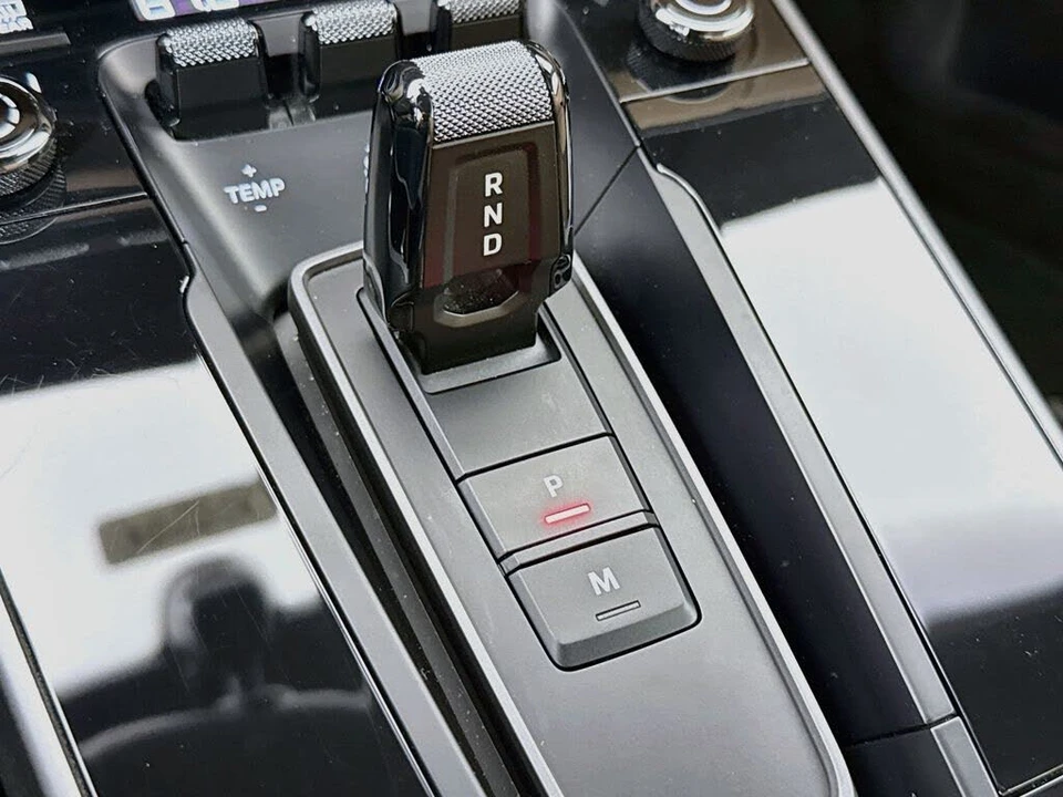 2023 Porsche 992 Carrera - Image 21 of 31