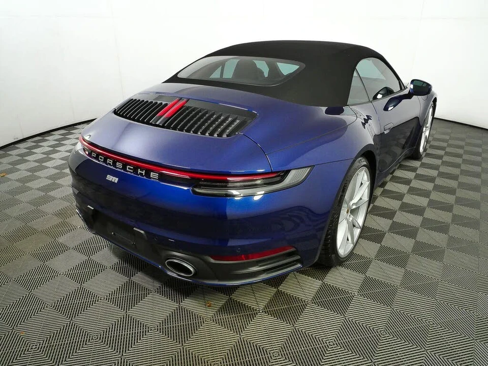 2023 Porsche 992 Carrera - Image 24 of 31