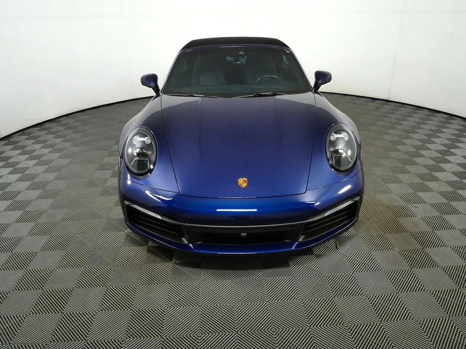 2023 Porsche 992 Carrera - Image 28 of 31