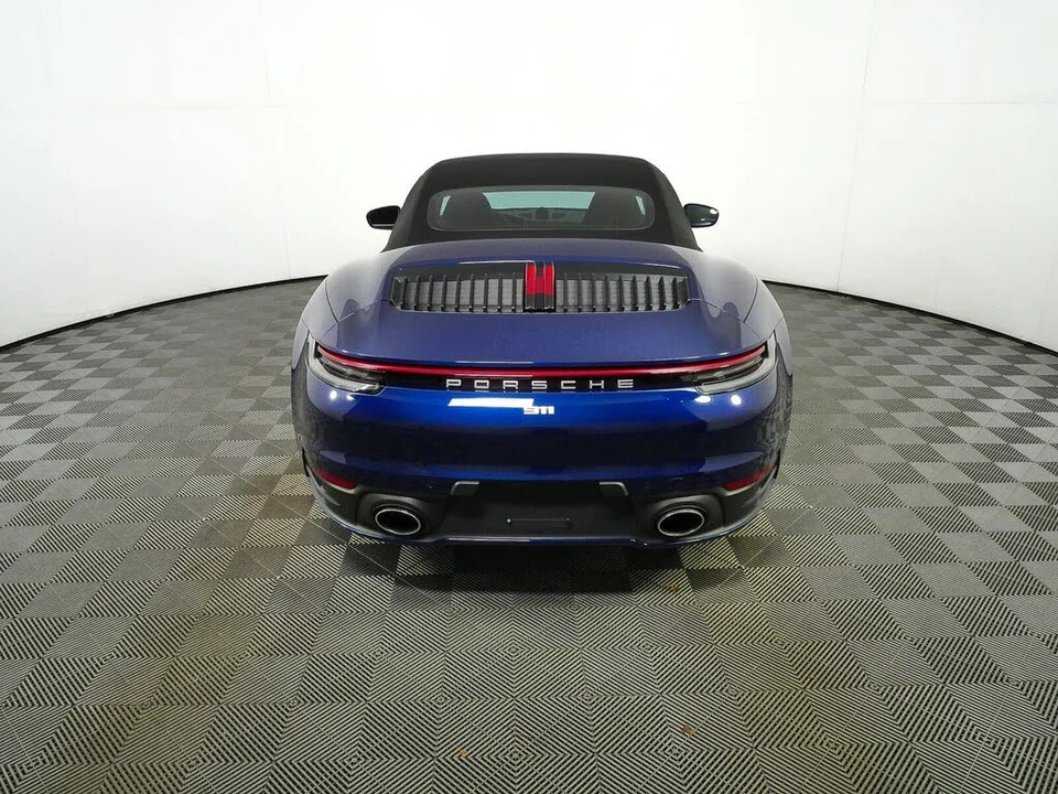 2023 Porsche 992 Carrera - Image 25 of 31