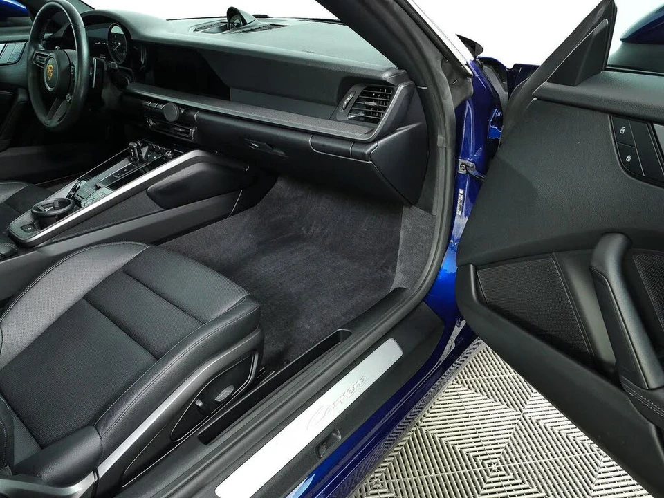 2023 Porsche 992 Carrera - Image 21 of 31
