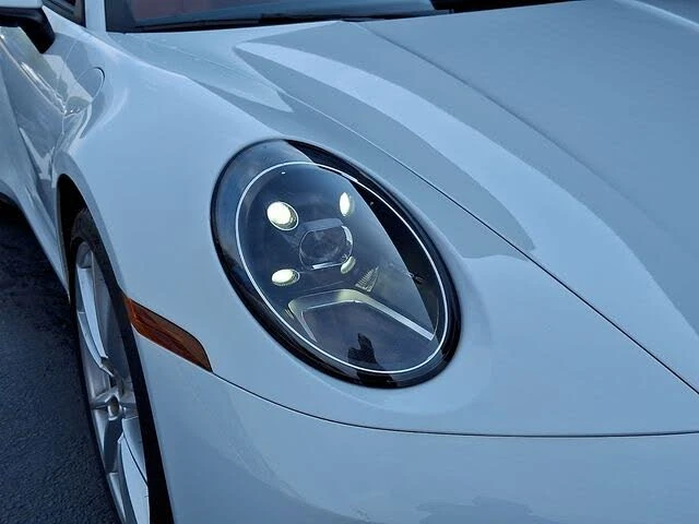 2023 Porsche 992 Carrera - Image 11 of 31