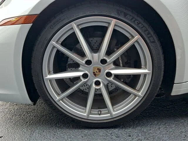 2023 Porsche 992 Carrera - Image 15 of 31