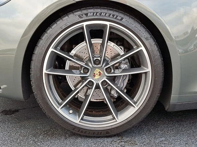 2023 Porsche 992 Carrera - Image 13 of 31