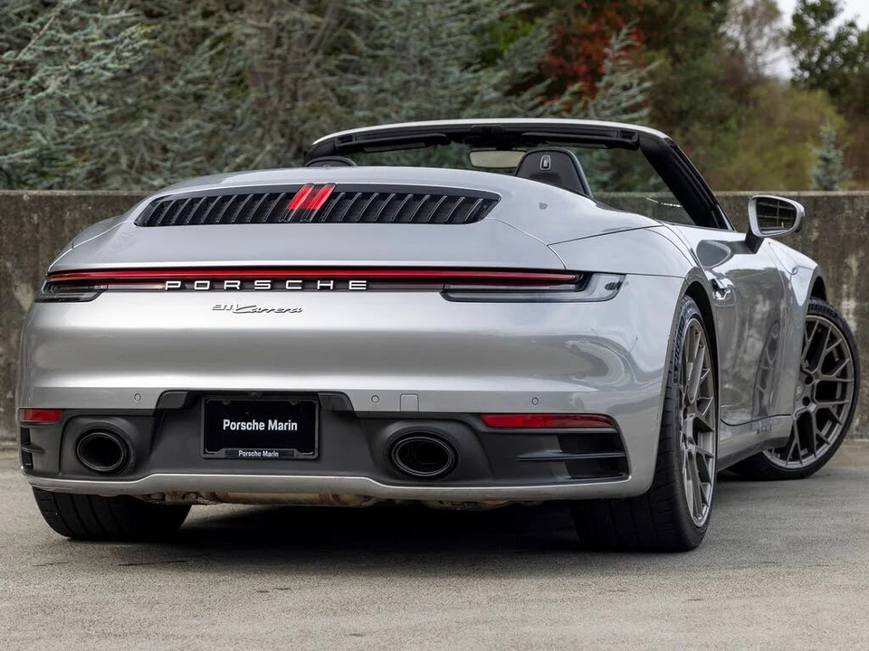 2023 Porsche 992 Carrera - Image 11 of 31