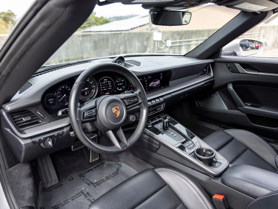 2023 Porsche 992 Carrera - Image 4 of 31