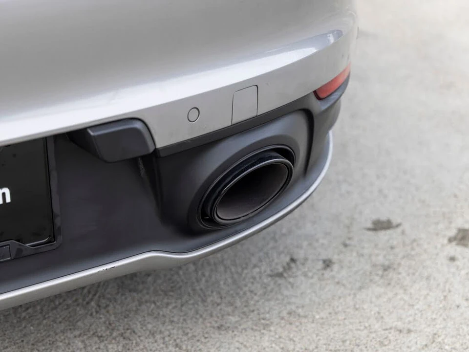 2023 Porsche 992 Carrera - Image 24 of 31