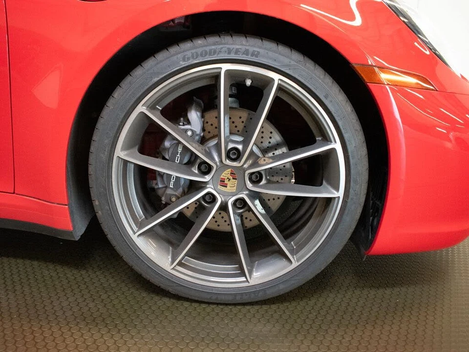 2023 Porsche 992 Carrera - Image 16 of 31