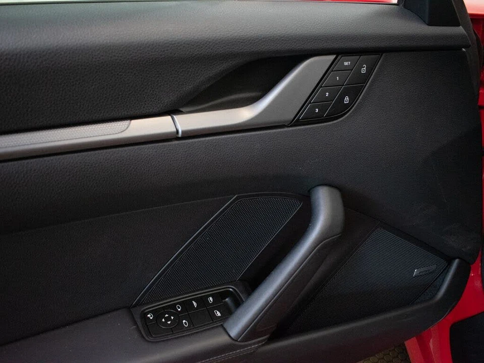 2023 Porsche 992 Carrera - Image 22 of 31