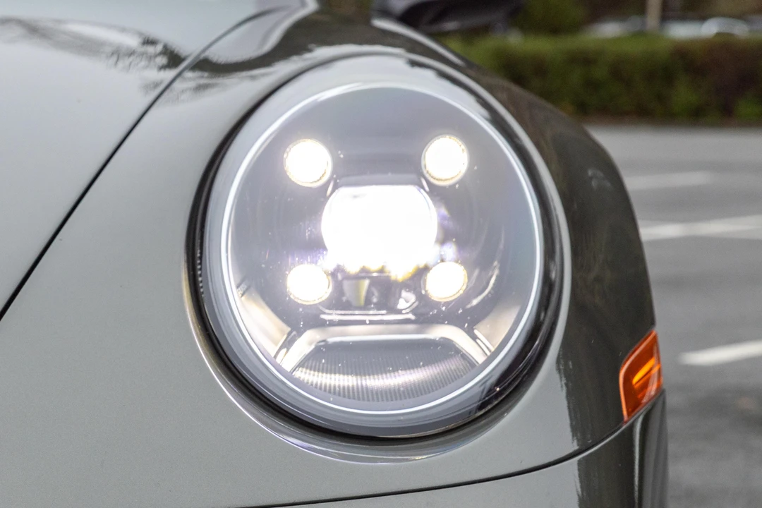 2023 Porsche 992 Carrera - Image 24 of 31