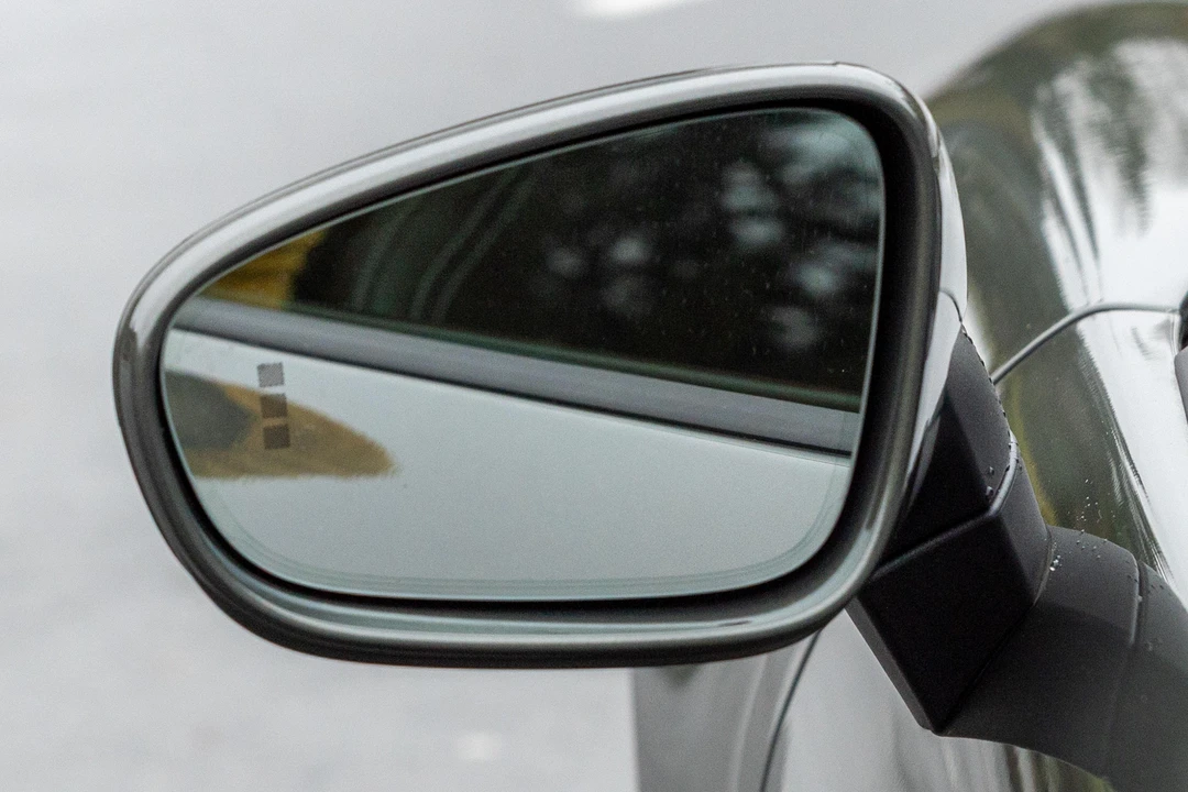 2023 Porsche 992 Carrera - Image 25 of 31