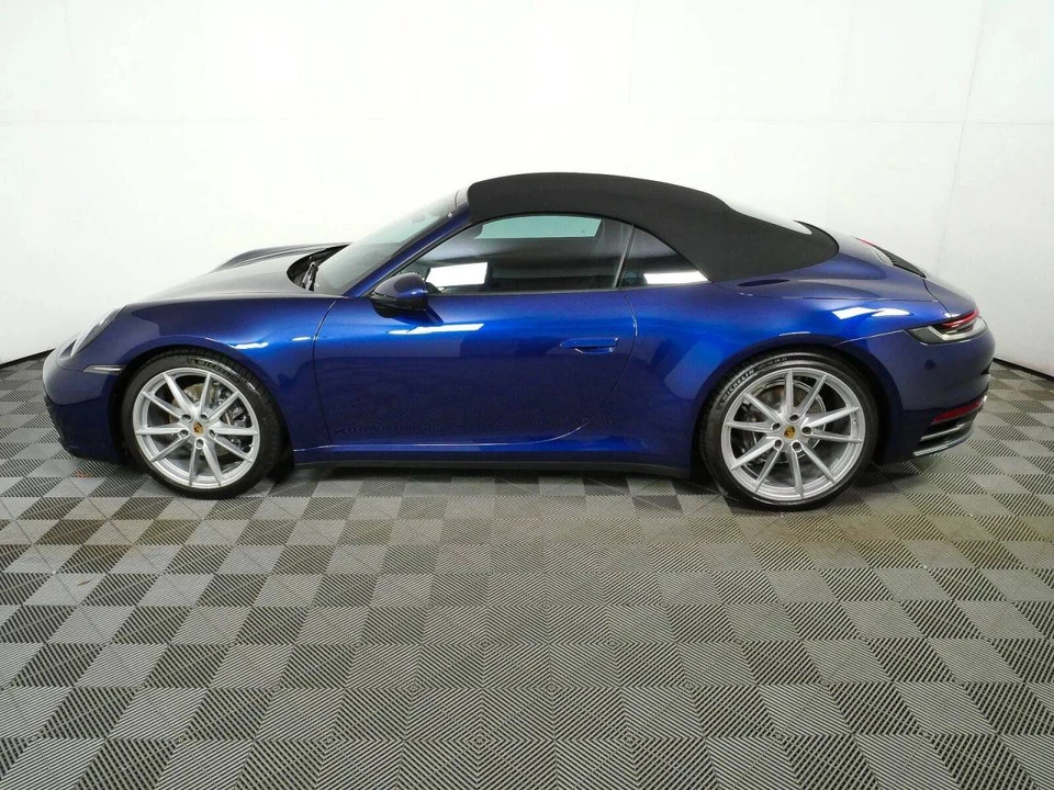 2023 Porsche 992 Carrera - Image 2 of 5