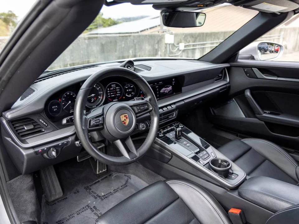 2023 Porsche 992 Carrera - Image 4 of 5