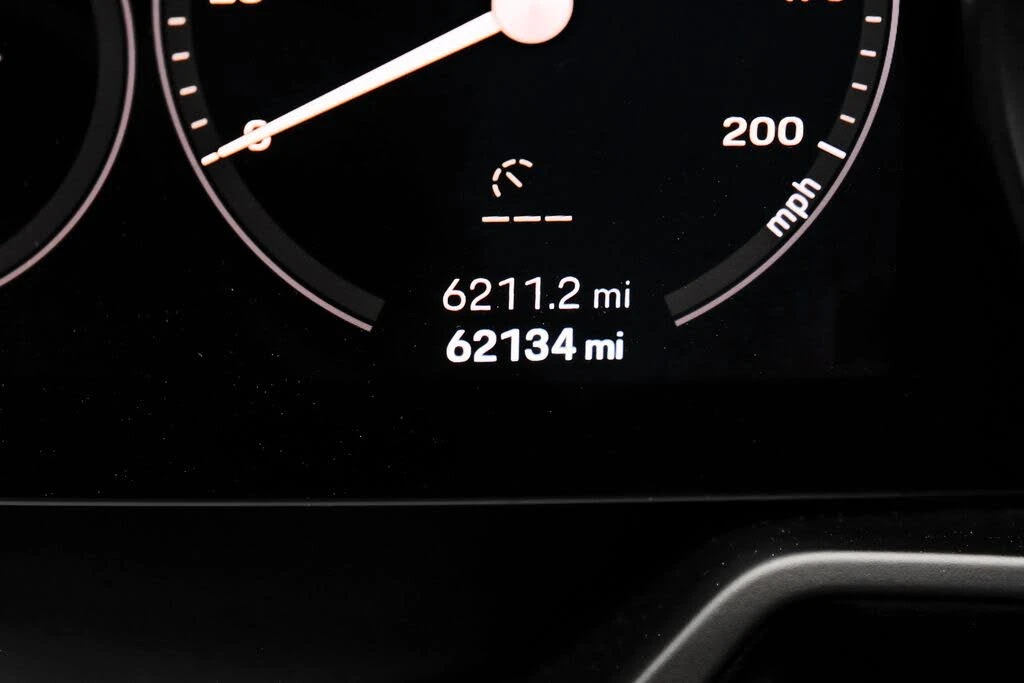 2023 Porsche 992 Carrera - Image 15 of 31