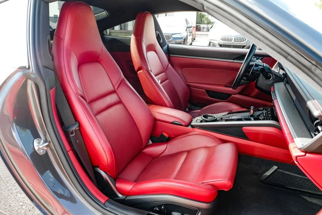 2023 Porsche 992 Carrera - Image 28 of 31