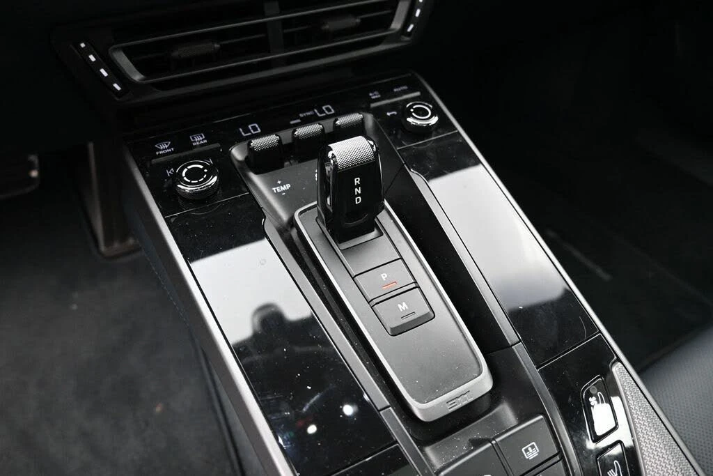 2023 Porsche 992 Carrera - Image 11 of 31
