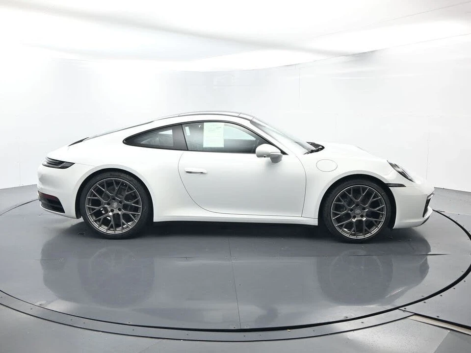 2023 Porsche 992 Carrera - Image 16 of 31