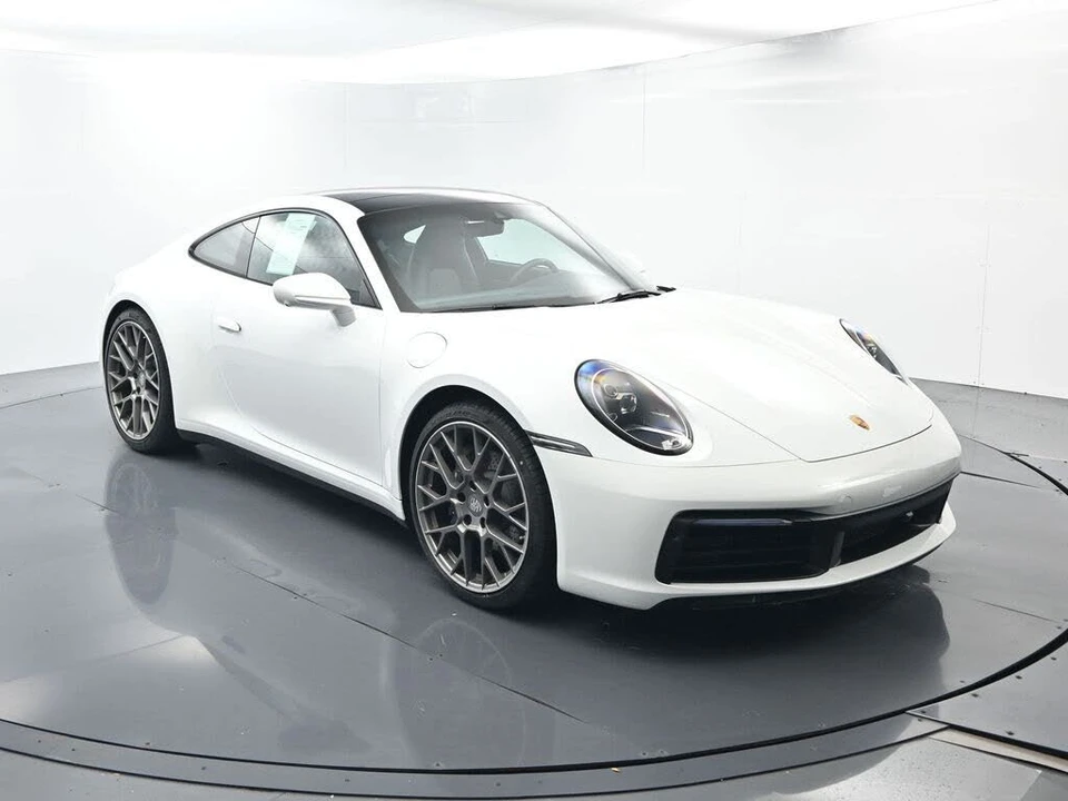 2023 Porsche 992 Carrera - Image 17 of 31