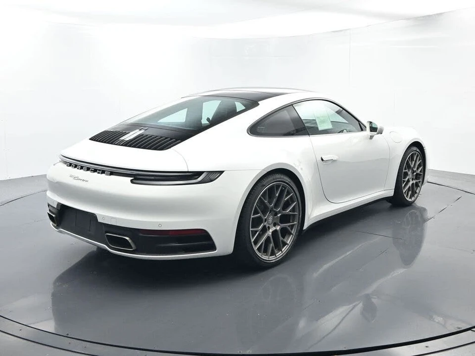 2023 Porsche 992 Carrera - Image 14 of 31