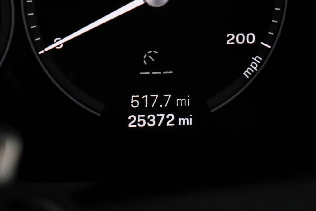 2023 Porsche 992 Carrera - Image 25 of 31