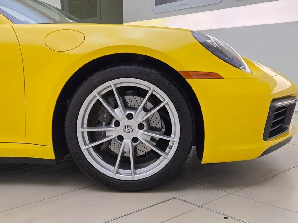 2023 Porsche 992 Carrera - Image 8 of 31